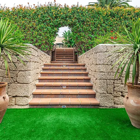 Aurora With Heated Pool * Ла-Сиснера